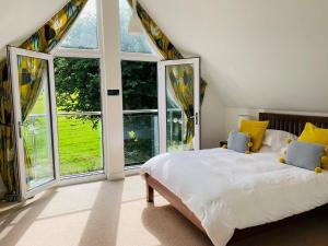 Trewhiddle Retreat V20 by Together Travel - Luxury 3-Bedroom Villa