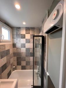 Appartements T2 cosy / quartier calme / magasins d’usine a proximite : photos des chambres
