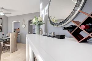 Stylish Penthouse Duplex at Matchroom Country Club