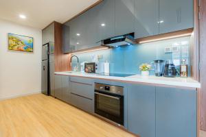 Căn Hộ 3 Phòng Ngủ (Three-Bedroom Apartment)