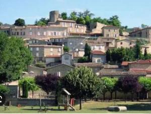 Maisons de vacances Le gite de la Vieille Pierre : photos des chambres