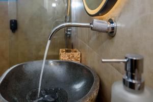 "SteliosDimitra" House with view in sea of Kantia