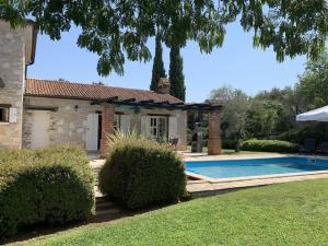 Villa Melissa - Istrisches Steinhaus mit Pool in guter Lage 