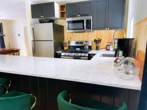The Brookside Lodge & Cottage