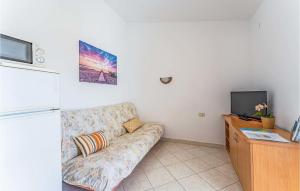 Stunning Apartment In Medulin With 2 Bedrooms And Wifi