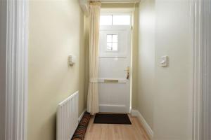 3 Cosy Bedrooms in a House 6 people