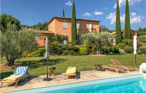 Amazing home in Saint-Saturnin-Ls-Apt with Outdoor swimming pool, WiFi and 5 Bedrooms