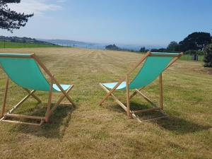 Maisons de vacances Villa in Plougasnou with Stunning Sea Views : photos des chambres