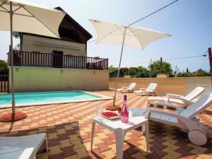 Maisons de vacances Holiday home with private swimming pool 15 min from Sarlat : photos des chambres