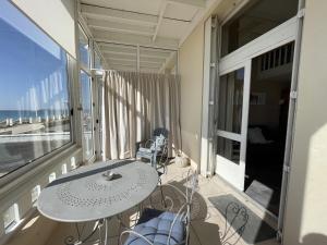 Appartement en duplex à 50m de la plage avec jardin privatif et proche commerces à Jullouville - FR-1-361-48