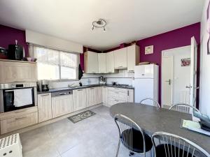 Maison 3 chambres à 100m de la plage avec grande terrasse, jardin clos et parking - Jullouville - FR-1-361-429