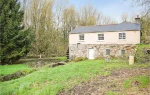 3 Bedroom Stunning Home In Langoat - La Roche-Derrien