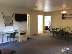 Chancellor Motor Lodge and Conference Centre