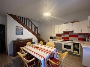 Maison de charme à 100m de la plage, 2 chambres, cour commune et animaux acceptés - FR-1-413-116 - Maisons de vacances, Capbreton