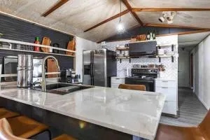 Hatch Hideaway - بيري