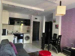 Apartment Rich