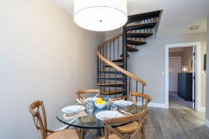 Ski In Out in Town! Ski Area Views, Fireplace, Hot Tub condo