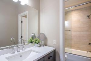 Ski In Out in Town! Ski Area Views, Fireplace, Hot Tub condo