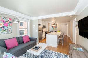 Stylish Convenience! Short Walk to Lifts, Gondola, Main St, Fall Line 210 condo