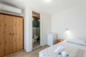 Single Room with City View room in Frini Hotel