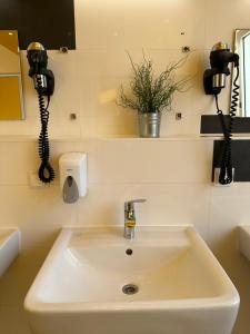 Bed in 4-Bed Mixed Dormitory Room with Shared Bathroom room in Grand Hostel Berlin Classic