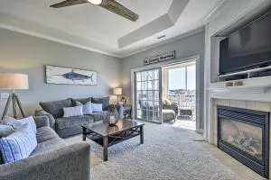 Spacious Southport Condo with Balcony! - Midway