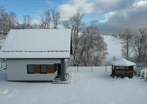 Domek nad potokiem