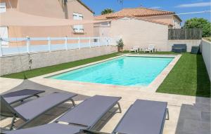 Beautiful Home In Saint-nazaire-daude With Wifi, 3 Bedrooms And Heated Swimming Pool