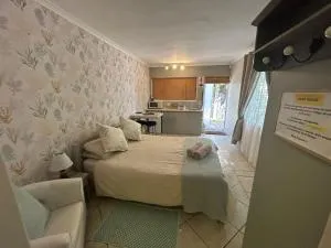 Cozy Corner Units - Donkergat