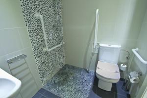 Twin Room - Disability Access room in Villa Arce Hotel