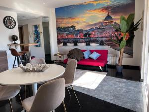 Qg Vatican Golden House