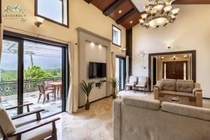 Stay Leisurely By The Foothills 7BHK , Pawna Lake,