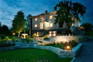 菲利西玛雅酒店 - Oyu