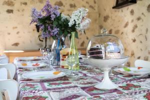 Le Clos du Tilleul Fabuleuse propriété 15 à 30 Pers Piscine au coeur dun charmant village