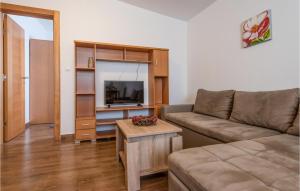 Beautiful Apartment In Zdrelac With Wifi And 2 Bedrooms