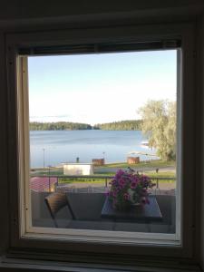 Parvekkeellinen huoneisto rantabulevardilla, 1-4 hengelle