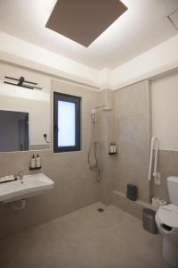 AKROTHEA suites & lounge