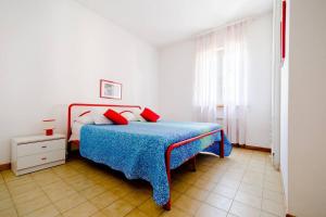 Appartamento a 20mt dal mare con piscina condominiale