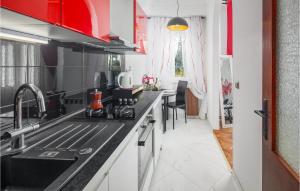 Lovely Apartment In Finida With Wifi