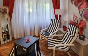 Lovely Apartment In Finida With Wifi