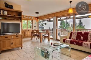 Carving Residence
