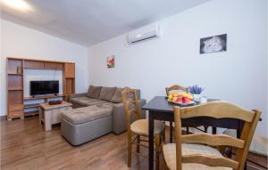 Stunning Apartment In Zdrelac With Wifi And 2 Bedrooms