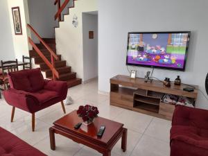 CASA 3 MIN a PÉ da PRAIA DO FORTE - CHURRASQUEIRA - WI FI