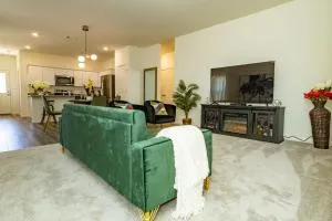 Lavishly Decorated 3-Bedroom Home Near Samsung-Taylor with King-Sized Bed - Jonah