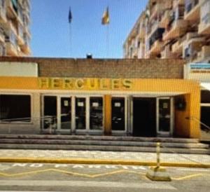 Apartamento con aire acondicionado+jardín y piscina