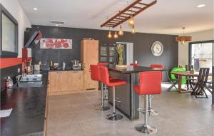 Maisons de vacances Awesome Home In Propiac With Wifi : photos des chambres