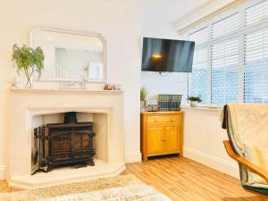 Lundy Lookout 5 minutes drive to beach Hot tub