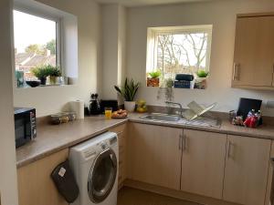 Simple 2-bedroom 1.5 bath apartment in Thornhill