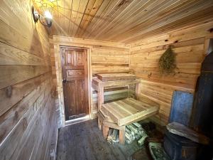 Old Blues Retreat: Lakeview Cozy Cottage