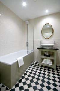 Superior Double Room room in Kew Gardens Hotel
